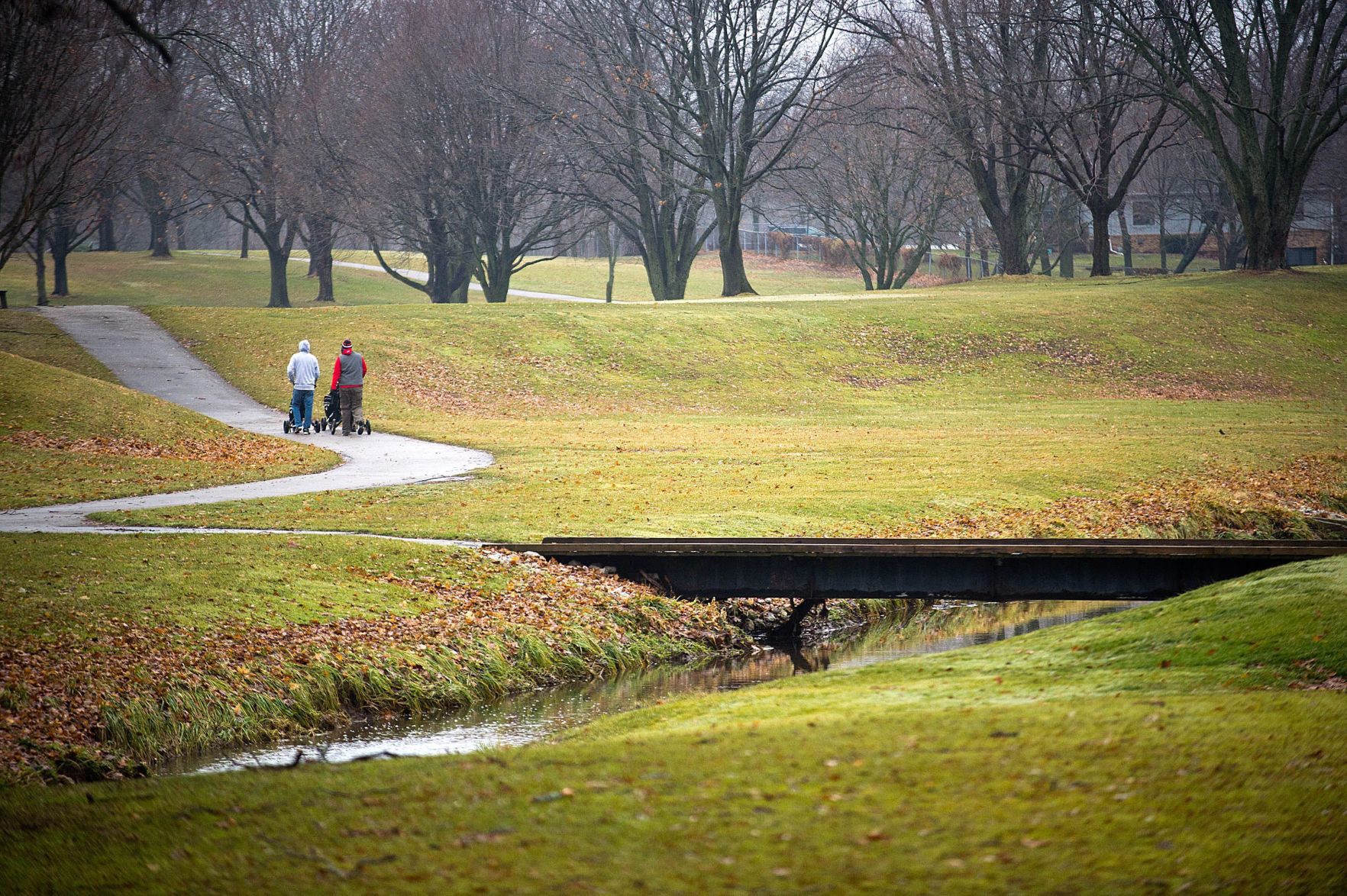 Take a swing at junior golf offered at Highland Park!